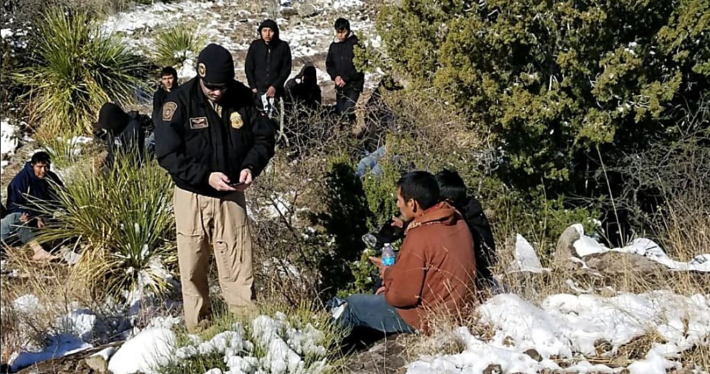 Rescatan a 14 indocumentados en Texas con hipotermia