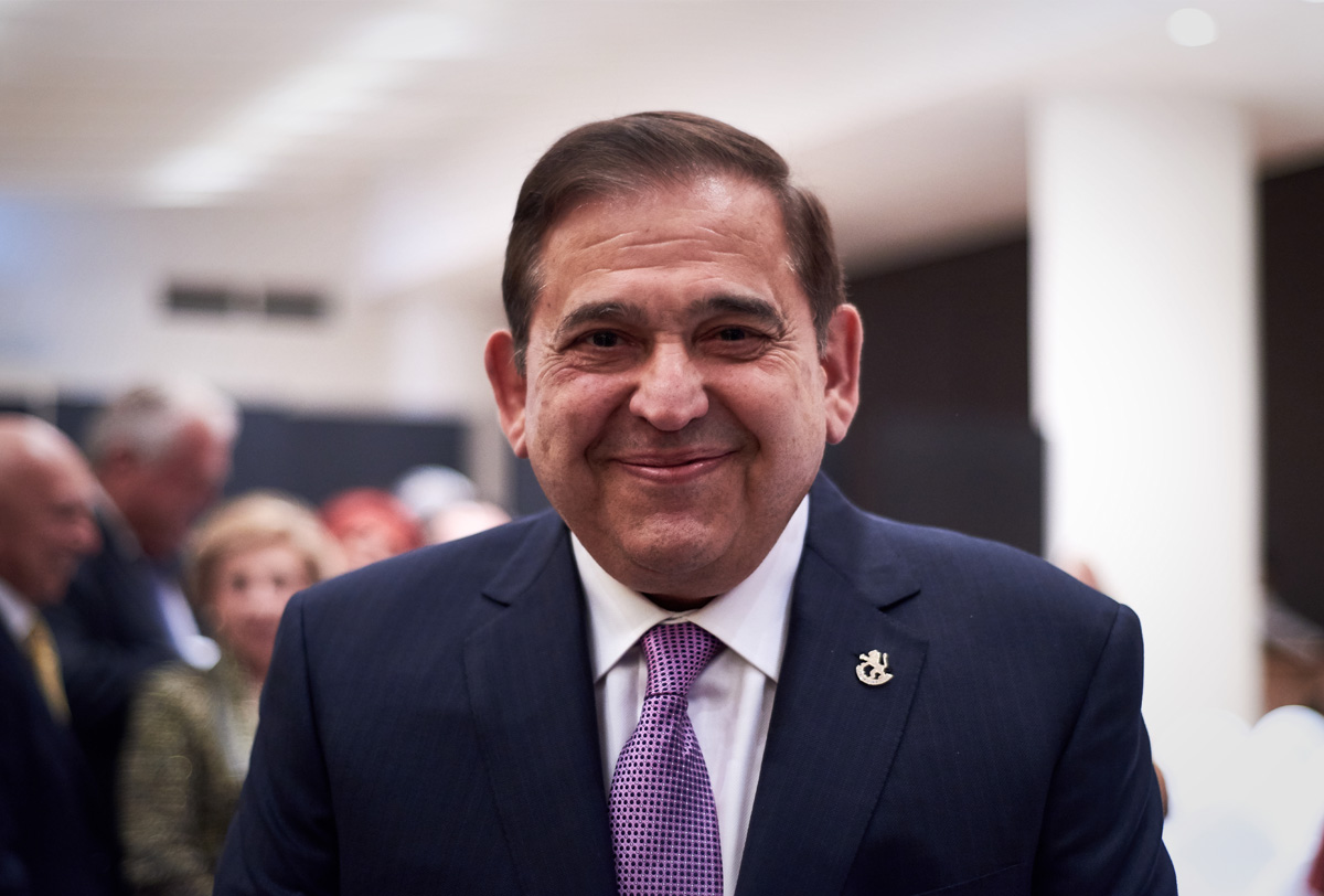 Impugna Ancira resolución <br>sobre sus cuentas bancarias