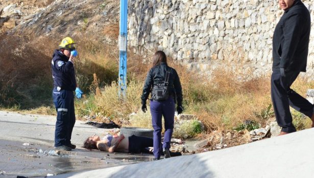 Asesinan a joven estudiante de preparatoria, otra más alcanzó a escapar