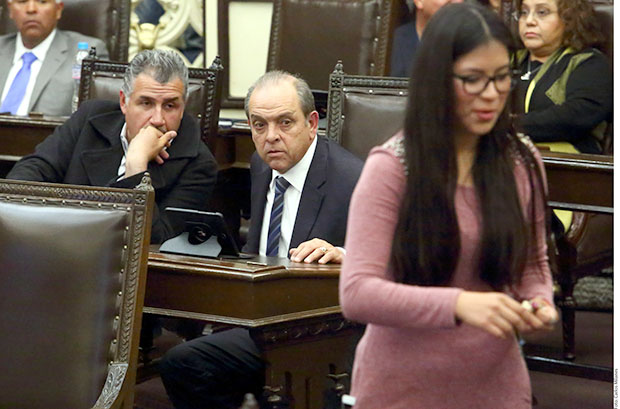 Lanzan miradas lascivas diputados panistas