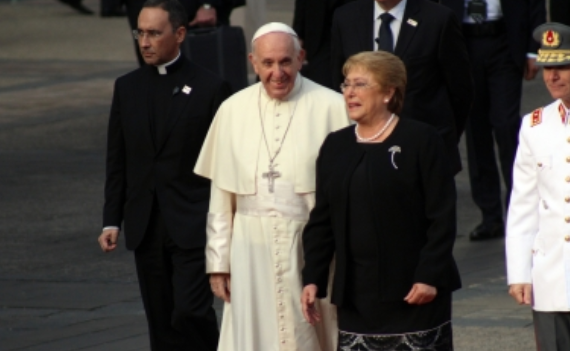 Papa Francisco oficia misa ante 400 mil personas en Chile