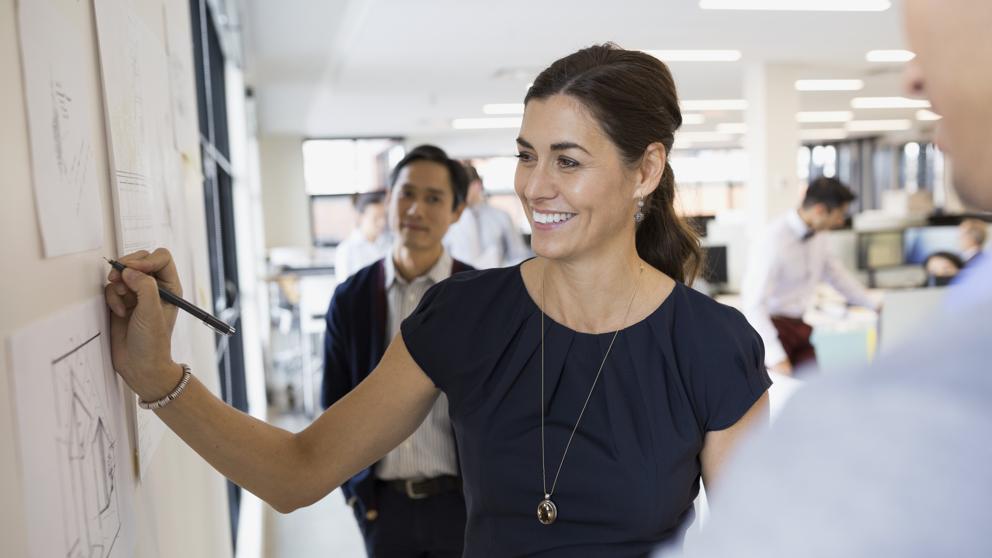 Aumentan empresas que apoyan el bienestar emocional de sus empleados