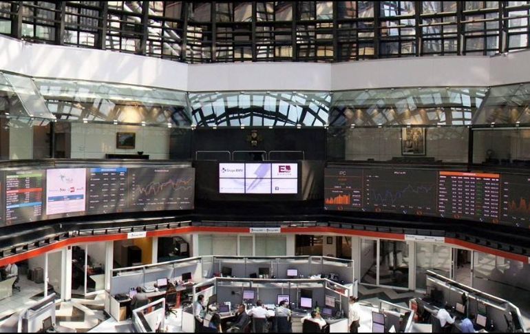 Bolsa Mexicana abre a la baja, atenta a renegociación del TLCAN