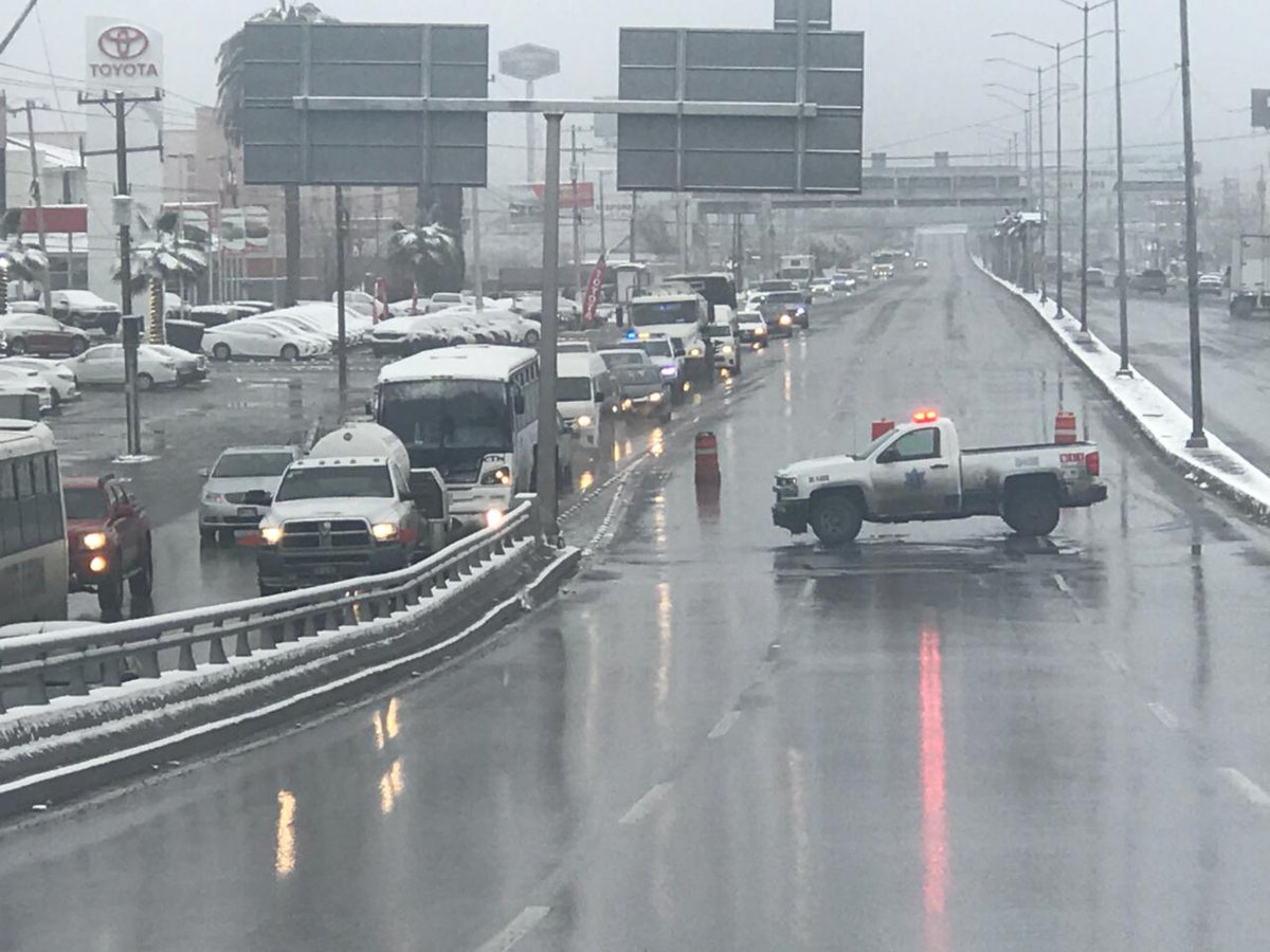 Saltillo cierra vialidades y suspende servicios por bajas temperaturas