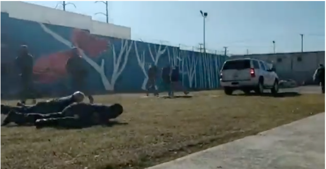 Balacera interrumpe evento <br>de alcalde de Nuevo Laredo