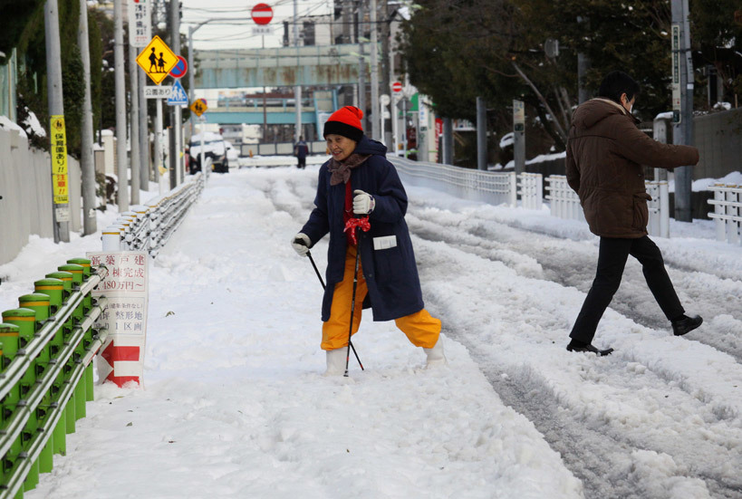 Mueren 13 personas por fuertes nevadas en China