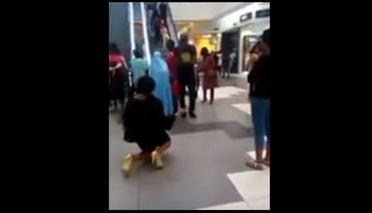 VIDEO: Mujer pide matrimonio a su novio y la rechazó