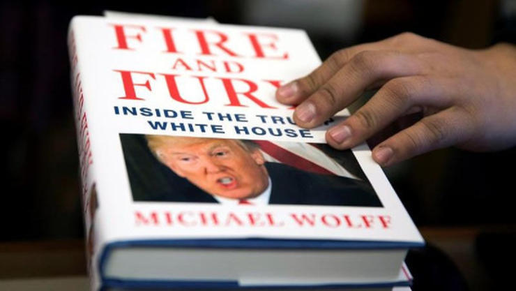 Luego de polémico libro, Trump evaluará leyes de difamación