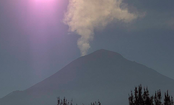 Popocatépetl continúa con actividad de escala baja a intermedia