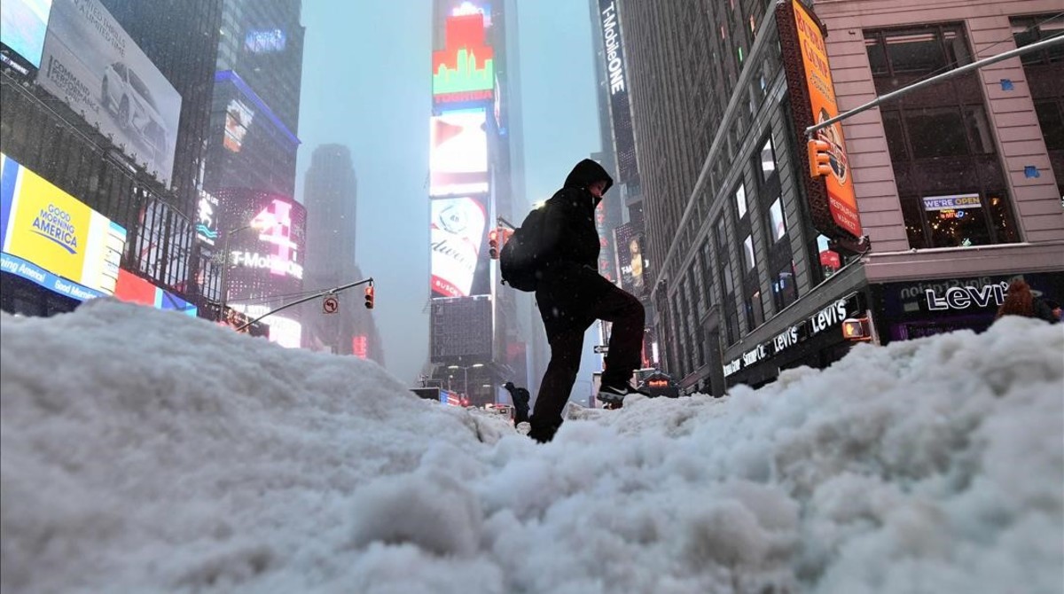 Tras tormenta de nieve acechan temperaturas congelantes en Nueva York