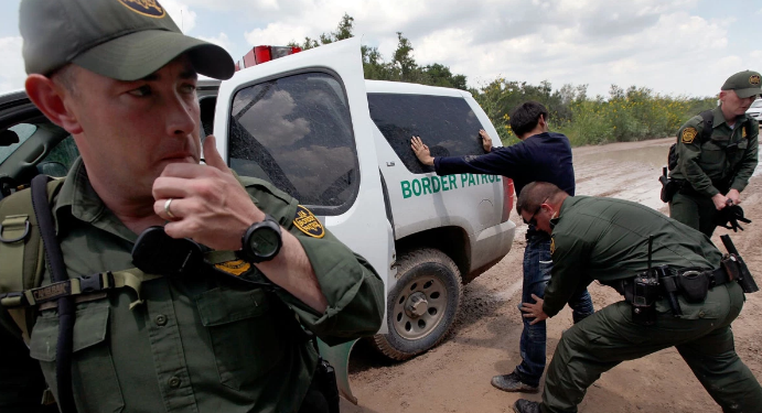 Patrulla Fronteriza es acusada de vandalizar ayuda dejada a migrantes