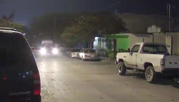 Vecinos pelean a balazos en Monterrey