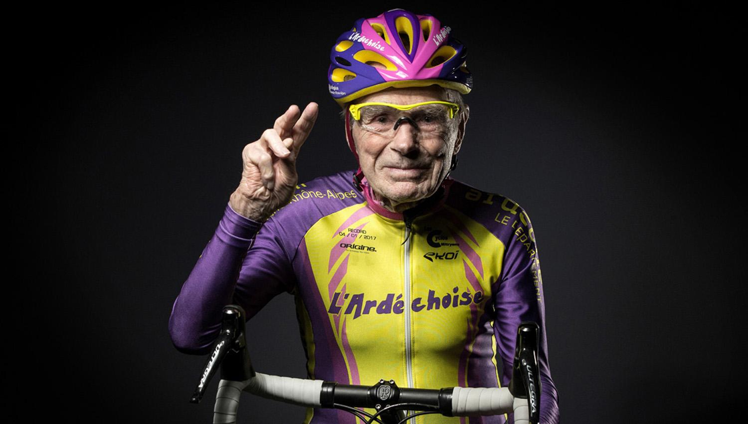 Celebridad del ciclismo se retira a los 106 años