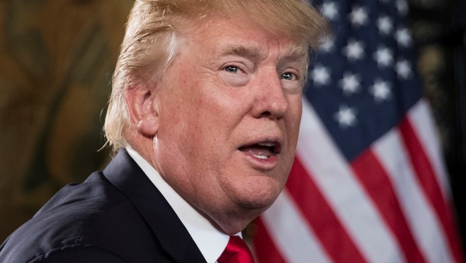 Donald Trump se describe como “Genio Estable”