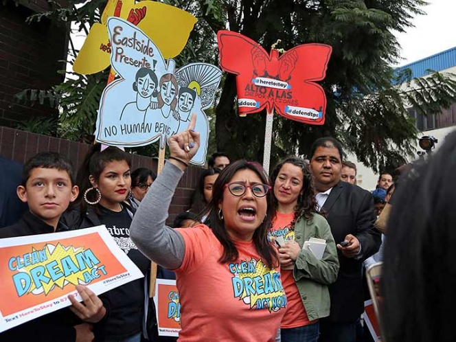 Casa Blanca expresa indignación por fallo a favor del DACA