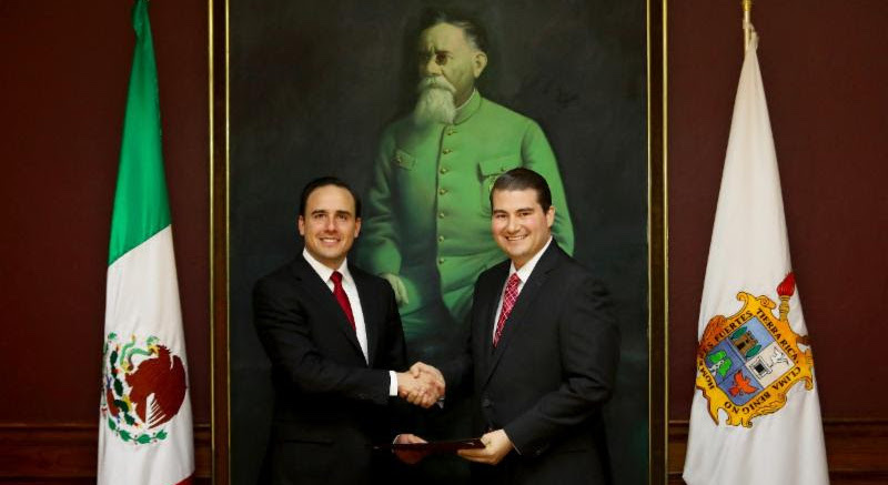 Entrega Manolo nombramientos a funcionarios; <br>los exhorta a trabajar todos por Saltillo