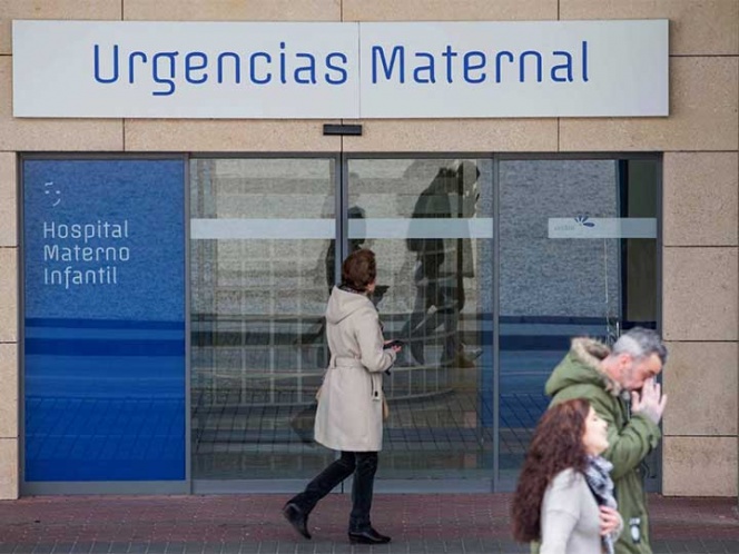 Niña de 11 años da a luz; el papá es su hermano de 14