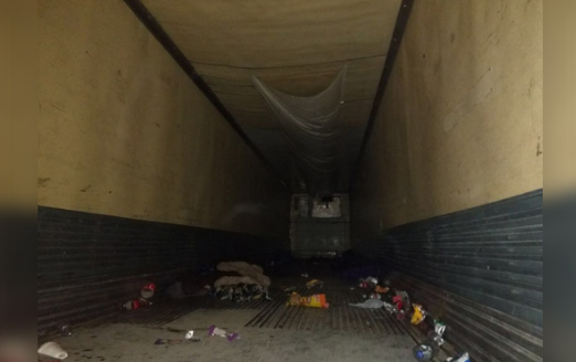 Autoridades rescatan a 103 migrantes de caja de tráiler en Tamaulipas