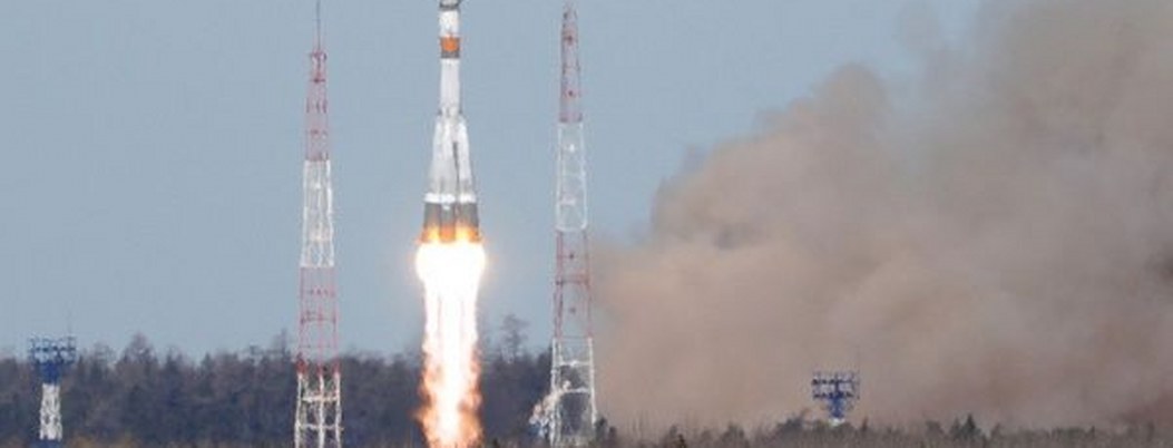 Lanzan cohete espacial con éxito desde sur de California