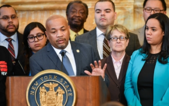 Asamblea de Nueva York aprueba ley “Dream” estatal