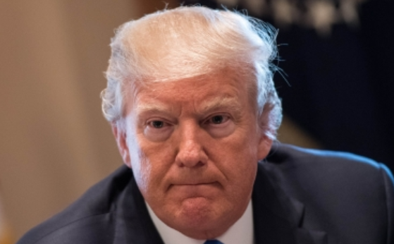 Trump ataca a FBI y a Departamento de Justicia por trama rusa