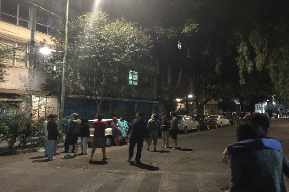 Nuevo sismo despierta a capitalinos