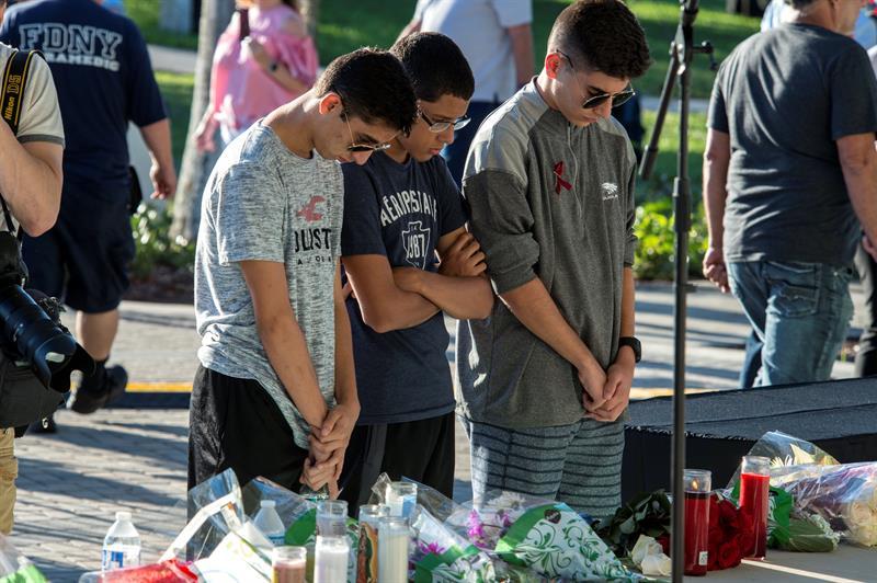 México lamenta fallecimiento de joven mexicano en Florida