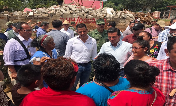 Murat agradece a Peña Nieto apoyo a familias afectadas por sismos