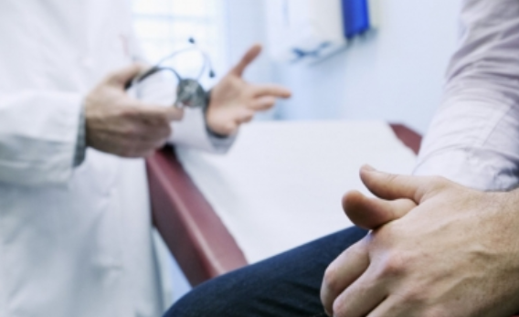 Resistencia de médicos y hombres retarda diagnóstico de cáncer de próstata