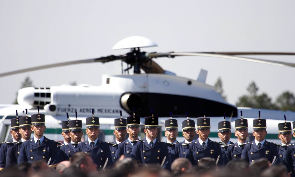 Peña Nieto conmemorá el Día de la Fuerza Aérea Mexicana