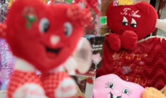 Casi mil pesos costará a mexicanos demostrar su amor en San Valentín