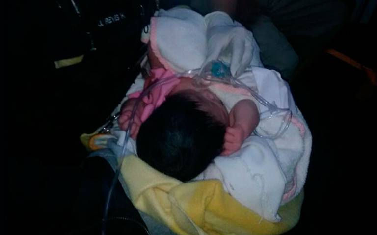 Abandonan a bebé de cinco horas de nacido en bolsa de plástico