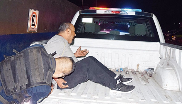 Por una canción, intenta matar a su esposa en Monclova