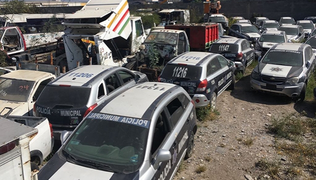 Malbarató Isidro 192 vehículos <br>del municipio hasta en 1,153 pesos