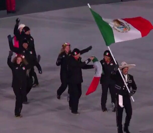 Así desfiló la delegación mexicana en apertura de Juegos Olímpicos de Invierno 2018