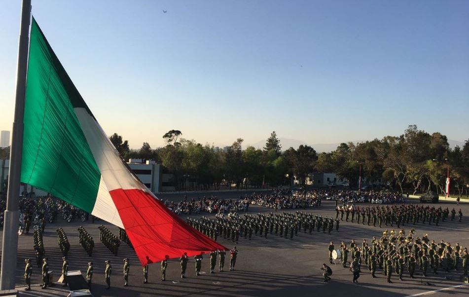 Meade reitera respeto, gratitud y admiración al Ejército Mexicano en su día
