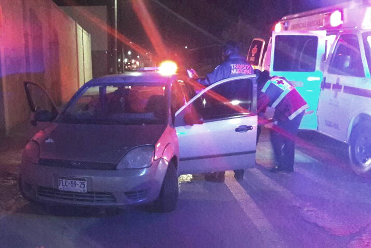 Muere joven mujer en choque con tráiler