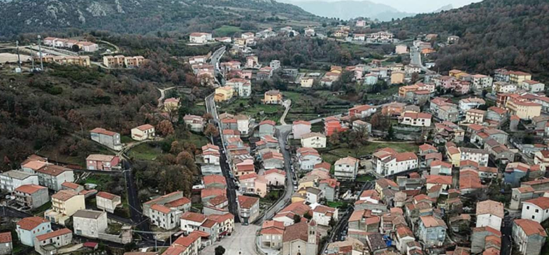 Isla italiana remata casas a menos de 25 pesos