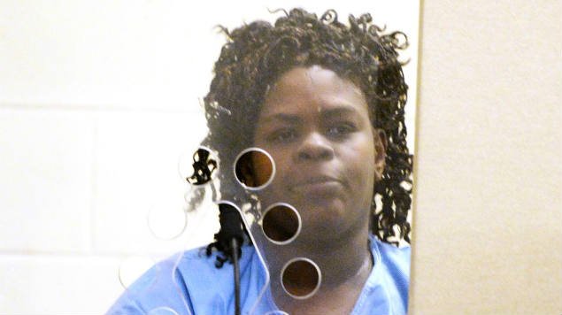 Mujer apuñala a sus hijos como parte de un ritual vudú