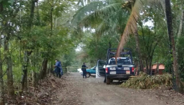 Hallan a 4 ejecutados dentro de camioneta; dos son niños