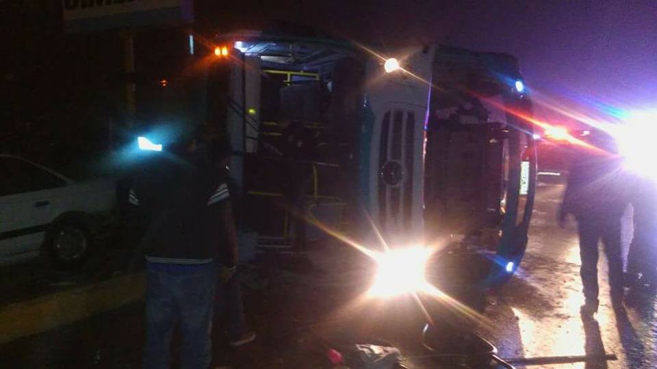 25 obreros lesionados en accidente en Sabinas