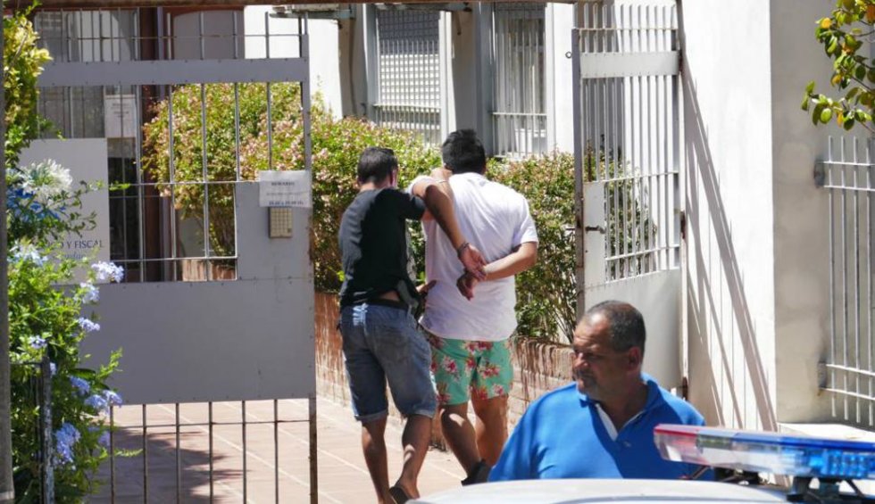 Detienen a nueve mexicanos en Uruguay tras asalto a joyería