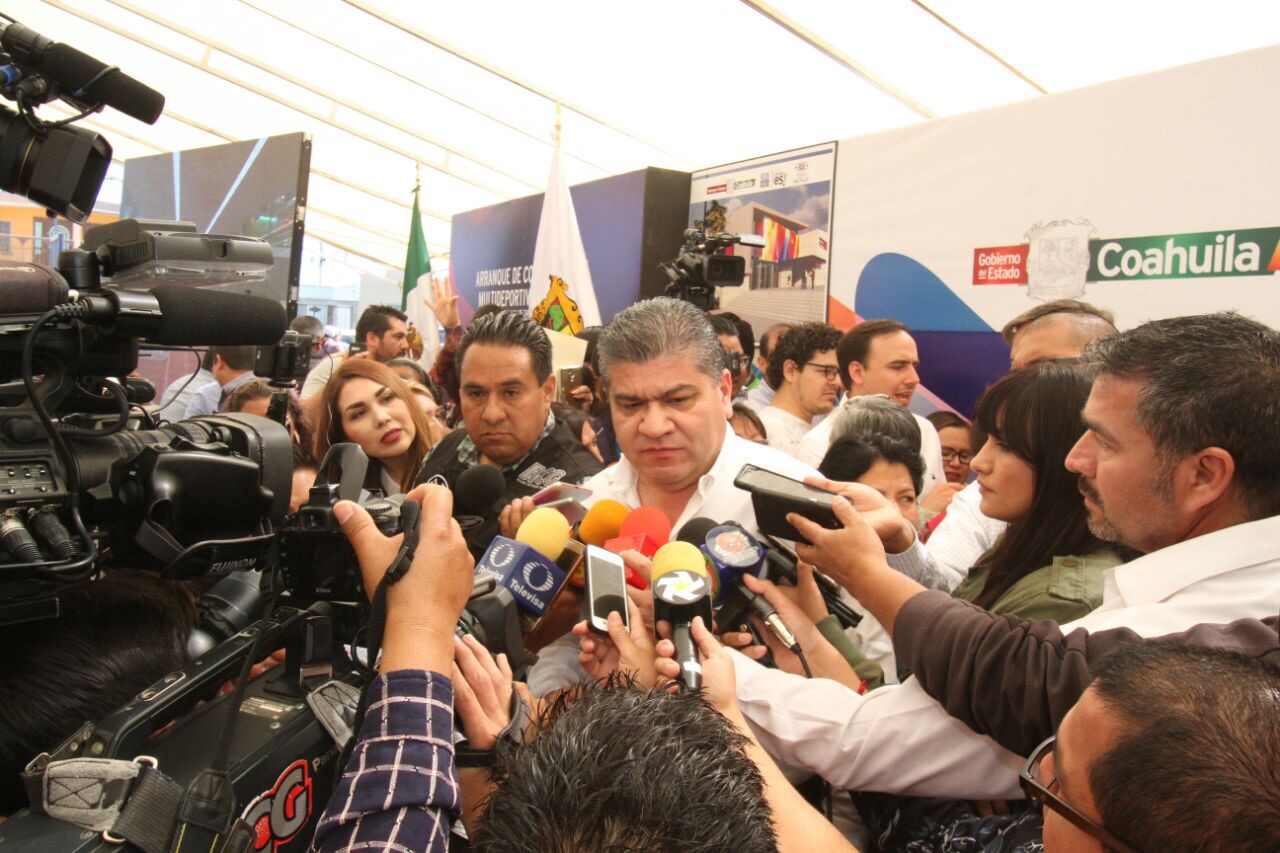 Reestructurarán con 2.8 mmdp <br>el sistema estatal de Salud