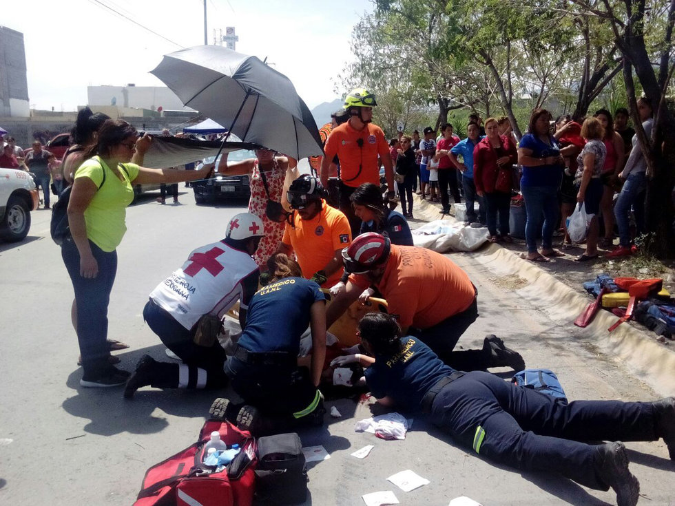 Atropellan a cinco persona en mercado rodante en Nuevo León