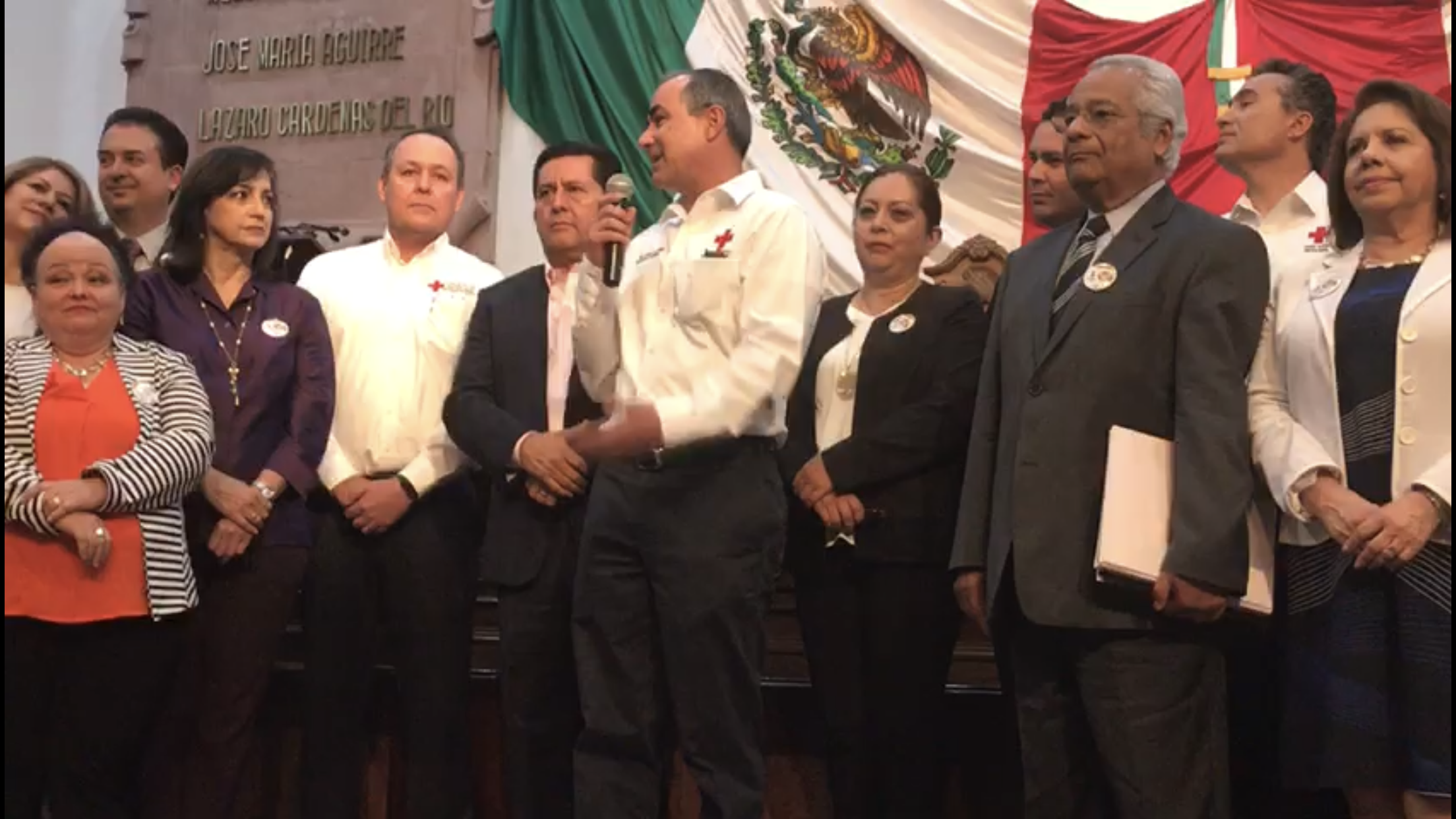 Se suman diputados a colecta de <br>Cruz Roja; donan 175 mil pesos