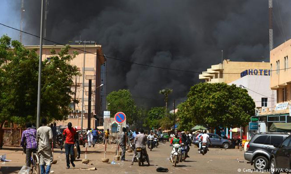 Ataque coordinado en la capital de Burkina Faso deja al menos 13 muertos