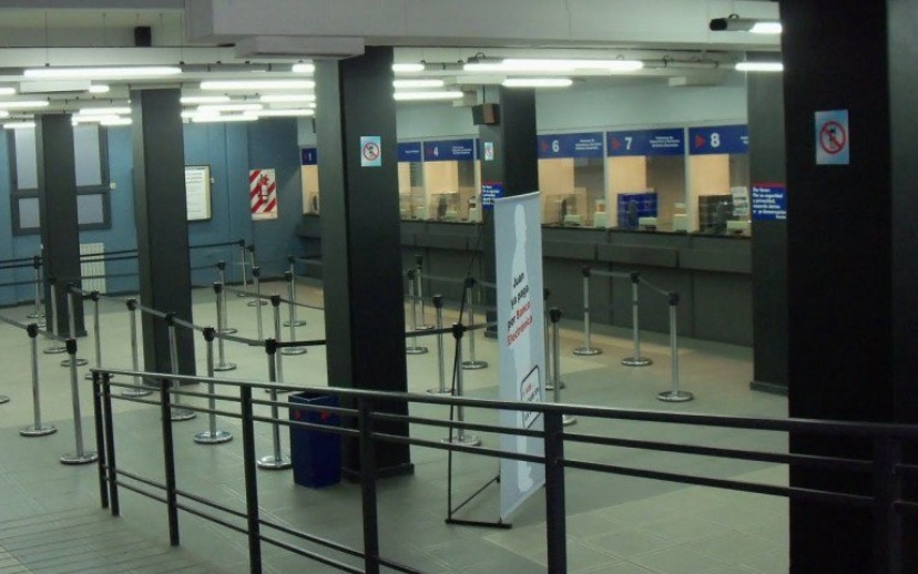 Bancos suspenden operaciones este lunes