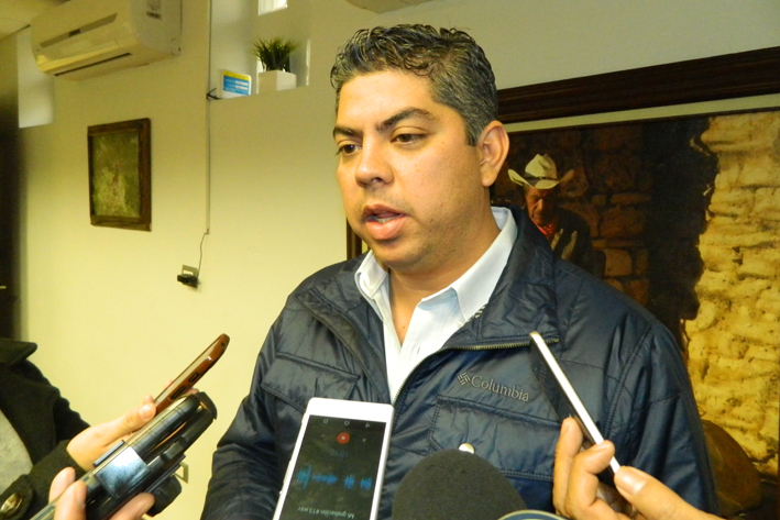 Rompe PAN con Alfredo Paredes