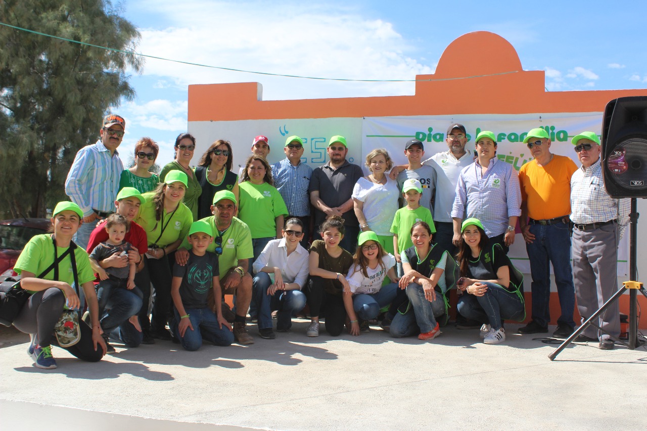 Lleva Fundación Yuye Martínez beneficios <br>y esparcimiento a ejidos de Ramos Arizpe