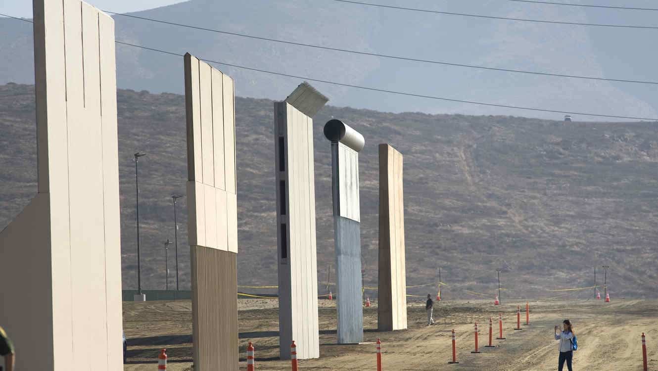 Mantiene su impopularidad el muro fronterizo de Trump